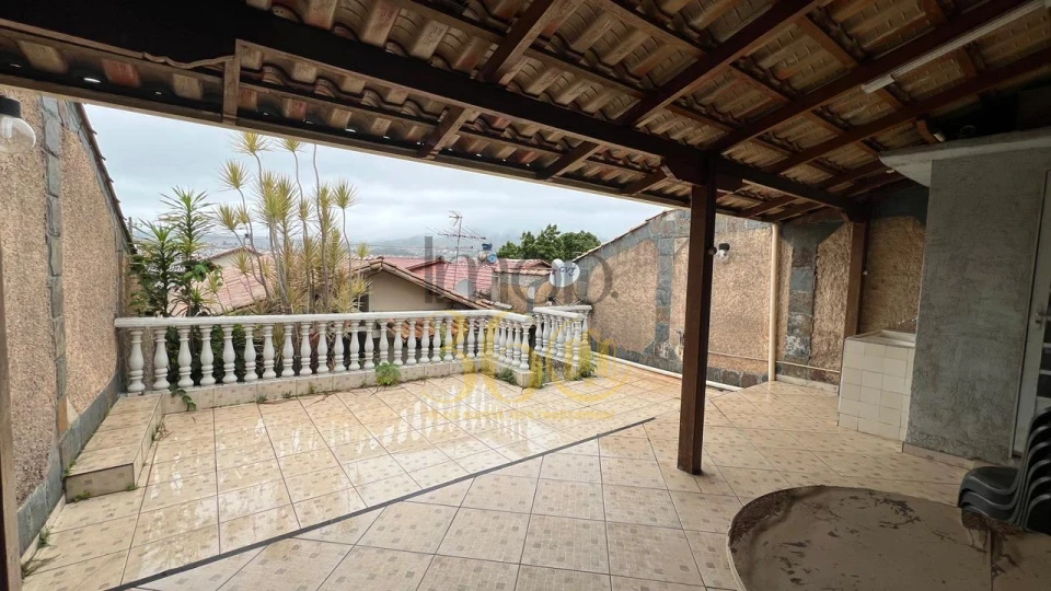 CASA Á VENDA -  TEIXEIRA DIAS (BARREIRO)