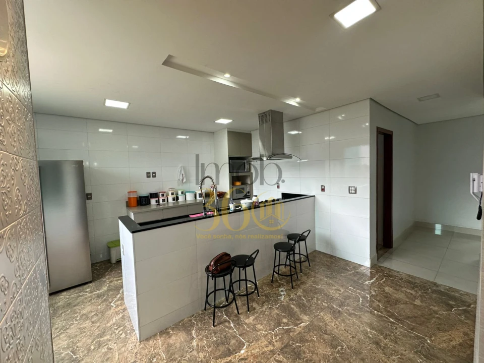 Imagens do imóveis CASA Á VENDA -  OLARIA