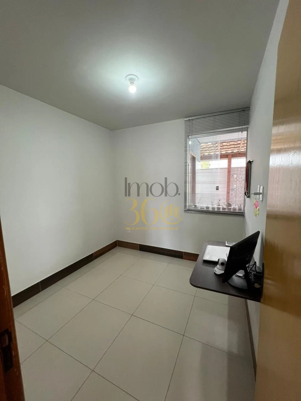 Imagens do imóveis CASA À VENDA - CAMARGOS,  IBIRITÉ