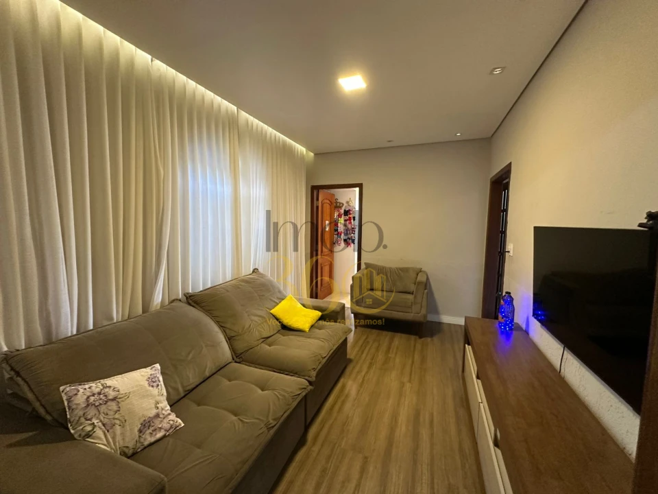 Imagens do imóveis CASA Á VENDA - BAIRRO INDUSTRIAL