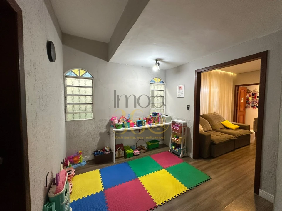 Imagens do imóveis CASA Á VENDA - BAIRRO INDUSTRIAL