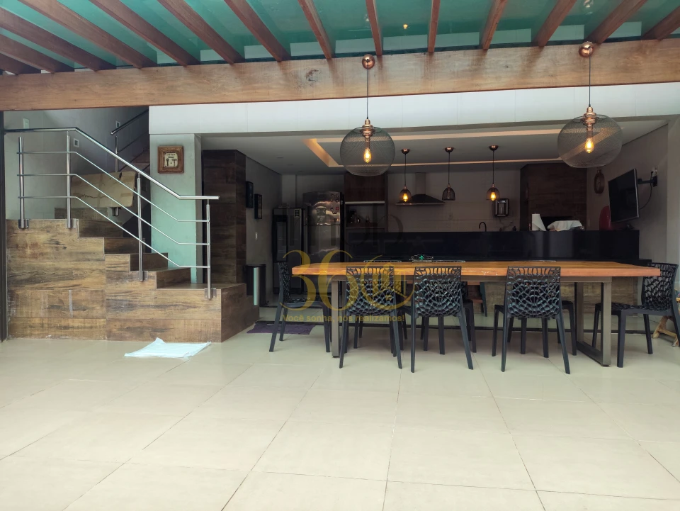 Imagens do imóveis Casa Duplex de alto padrão no Diamante