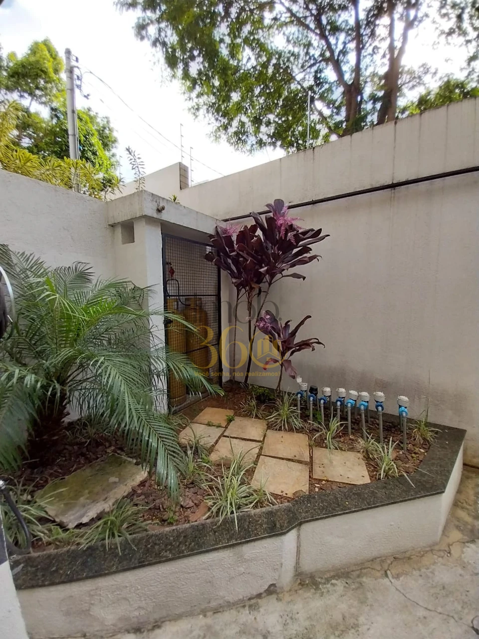 COBERTURA APARTAMENTO - BARREIRO