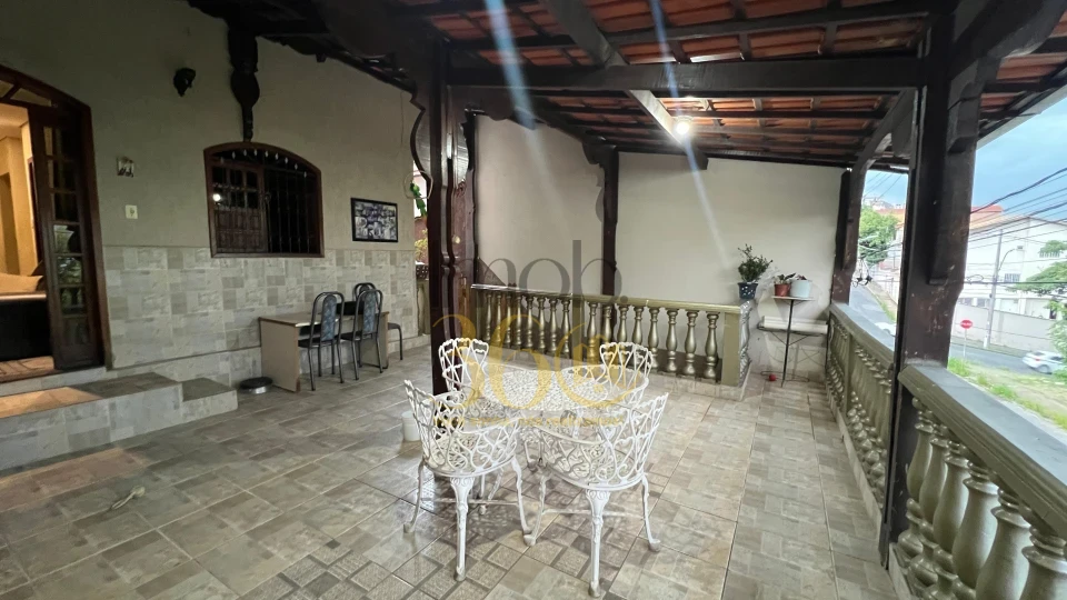 CASA Á VENDA -  TEIXEIRA DIAS (BARREIRO)
