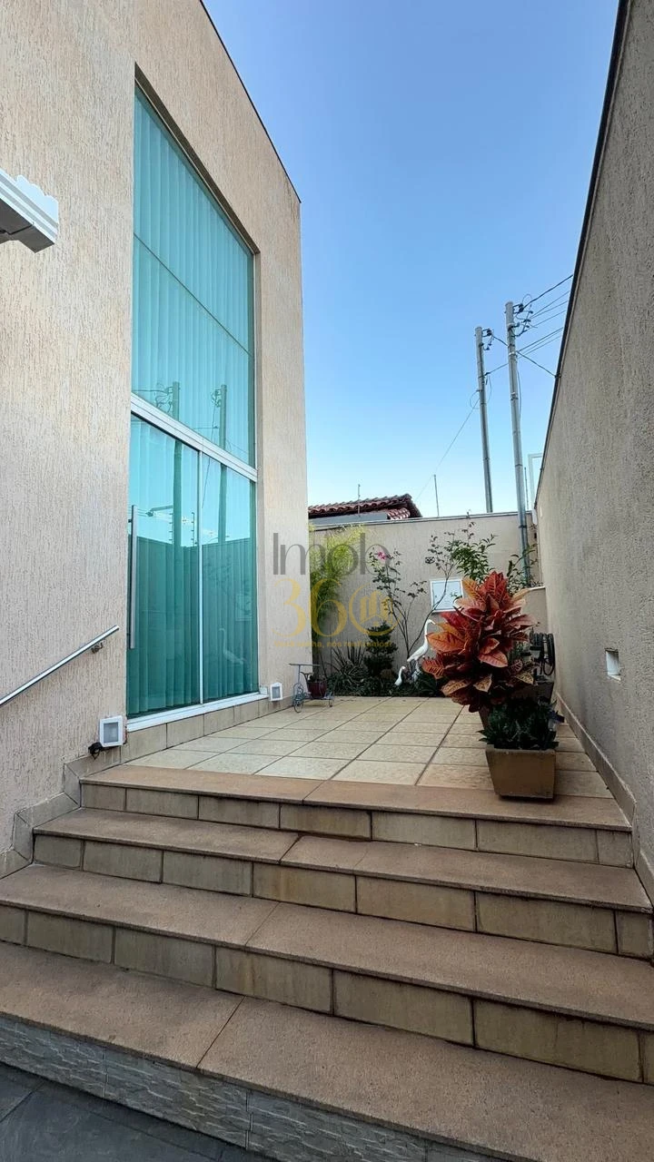 Imagens do imóveis CASA À VENDA 0 BAIRRO TIROL