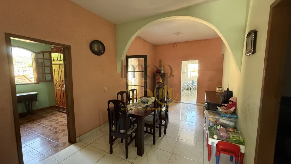 Imagens do imóveis CASA À VENDA 4 QUARTOS