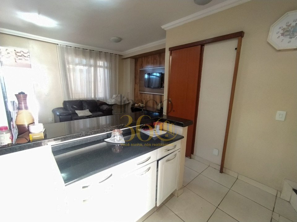 Casa à venda com 2 quartos, 95m² - Foto 3