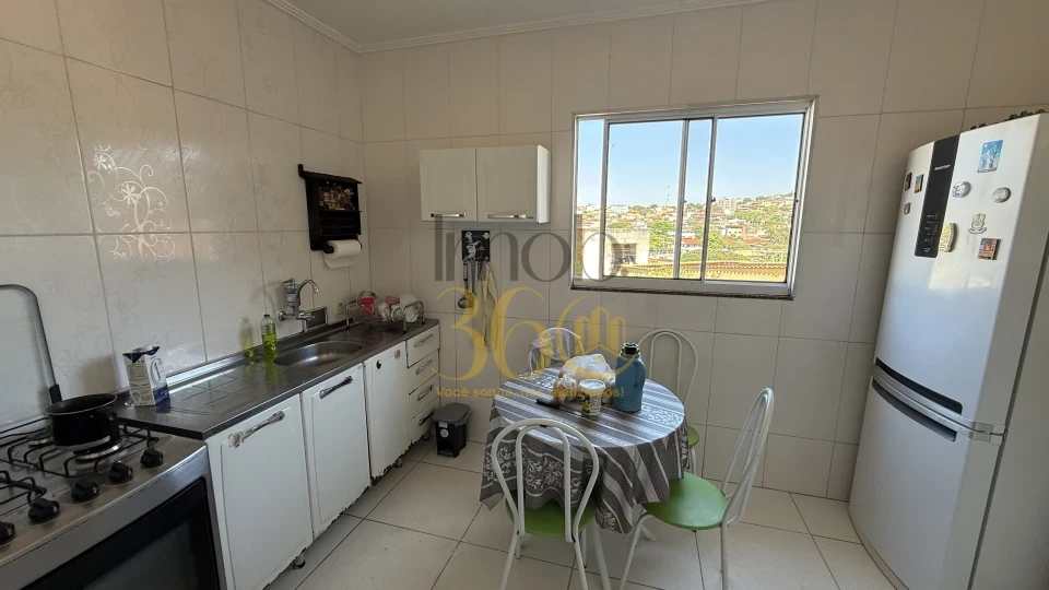 Imagens do imóveis CASA À VENDA 4 QUARTOS