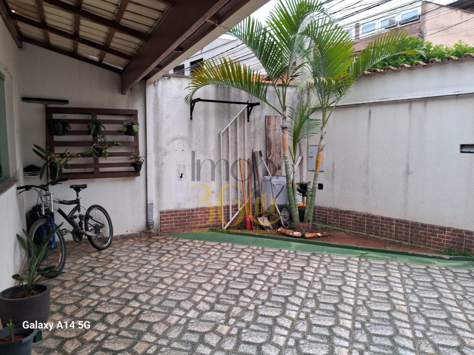 Casa à venda com 3 quartos, 100m² - Foto 4