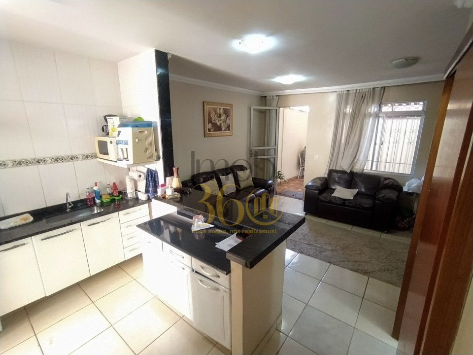 Casa à venda com 2 quartos, 95m² - Foto 4