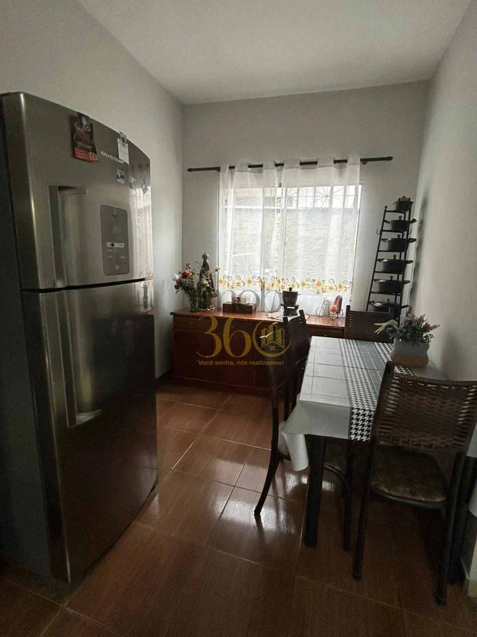 CASA Á VENDA - MILIONÁRIOS