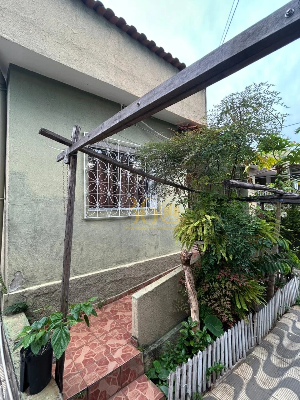 CASA Á VENDA - MILIONÁRIOS