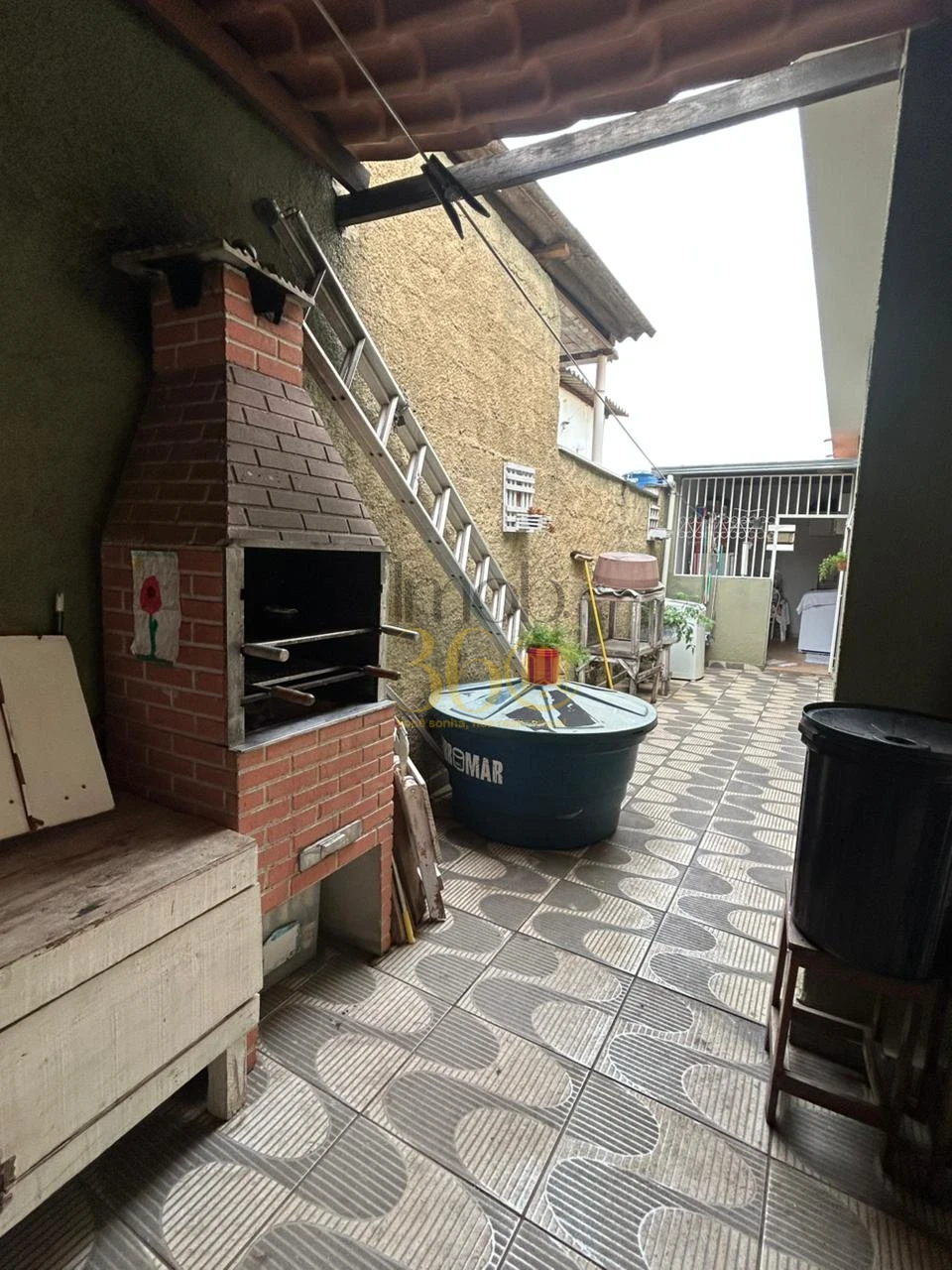 CASA Á VENDA - MILIONÁRIOS