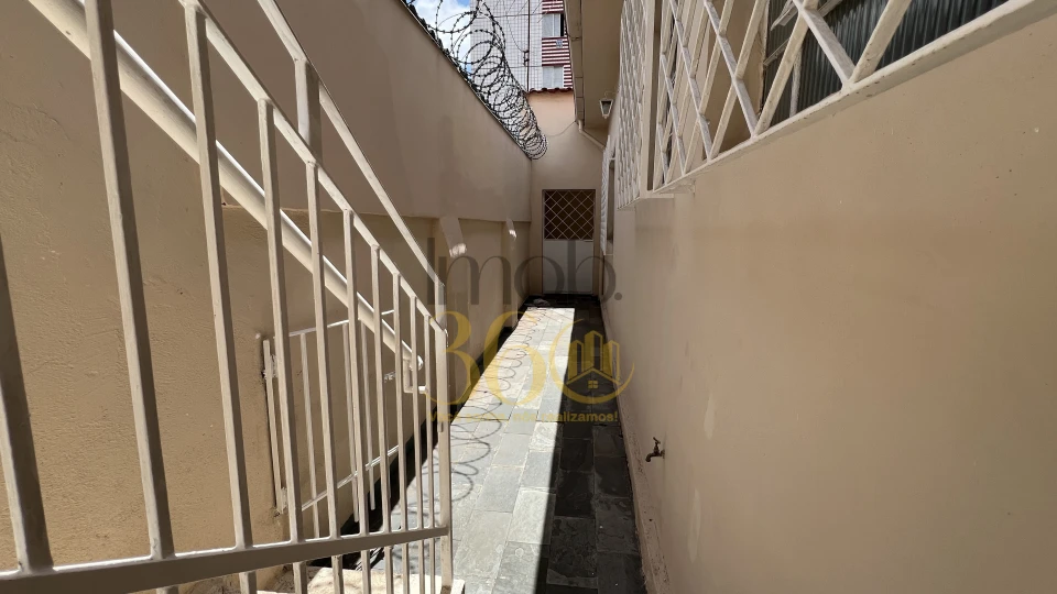 CASA COMERCIAL Á VENDA - PRADO