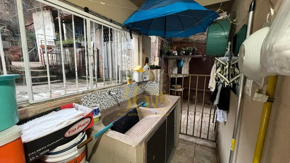 CASA Á VENDA -  TEIXEIRA DIAS (BARREIRO)