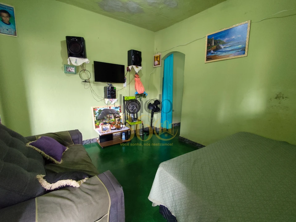 Imagens do imóveis CASA À VENDA COM 3 BARRACÕES