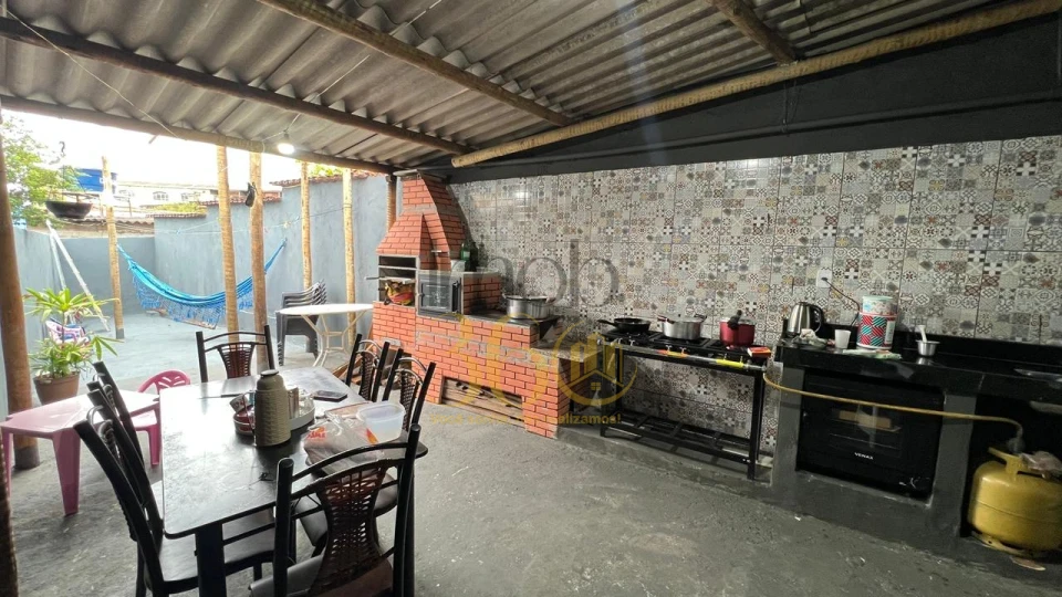 CASA Á VENDA - BRASIL INDUSTRIAL