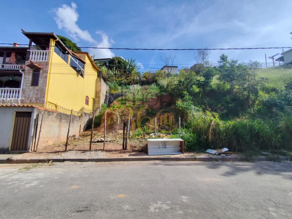 LOTE Á VENDA - BAIRRO INDEPENDÊNCIA