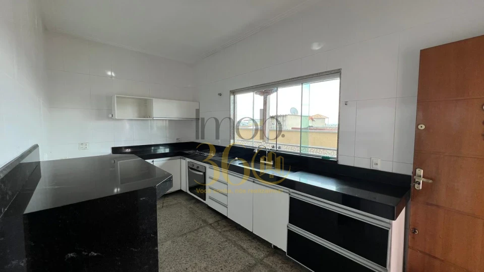 CASA Á VENDA -  DIAMANTE (BARREIRO)