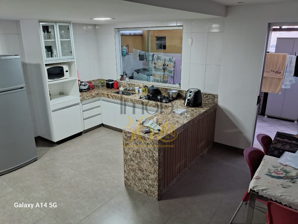 Casa à venda com 3 quartos, 100m² - Foto 7