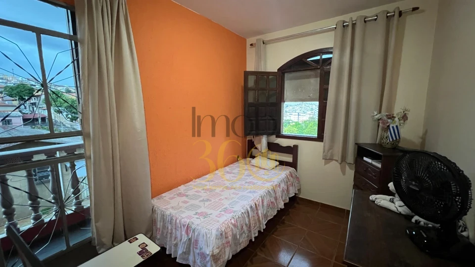 CASA Á VENDA -  TEIXEIRA DIAS (BARREIRO)