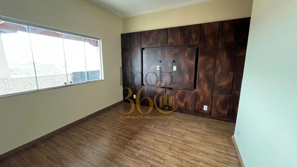 CASA Á VENDA -  DIAMANTE (BARREIRO)