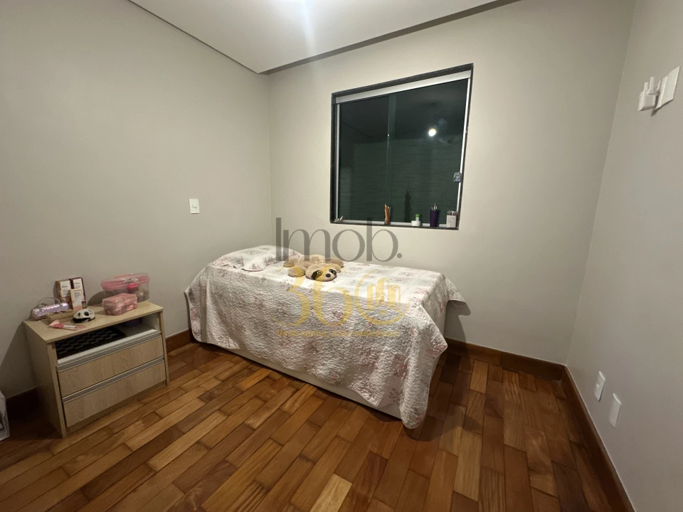 CASA Á VENDA TIROL (BARREIRO)