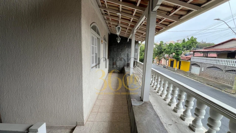 CASA Á VENDA -  TEIXEIRA DIAS (BARREIRO)