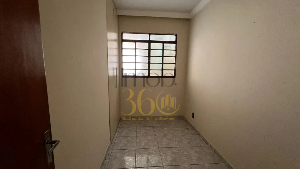 Imagens do imóveis CASA GEMINADA MILIONÁRIOS