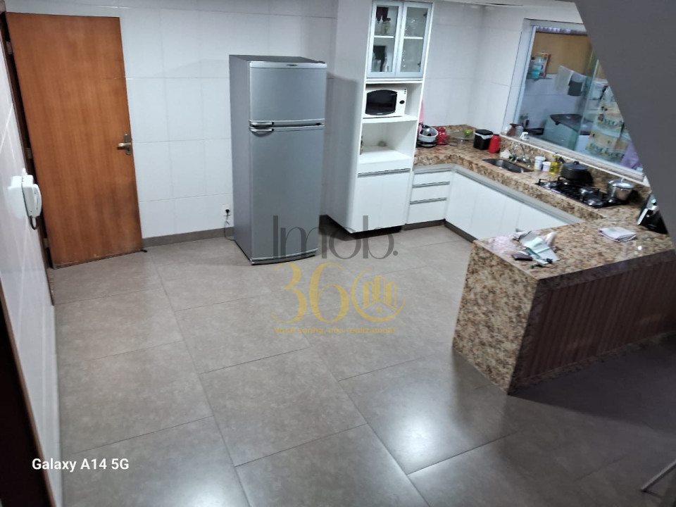 Casa à venda com 3 quartos, 100m² - Foto 8