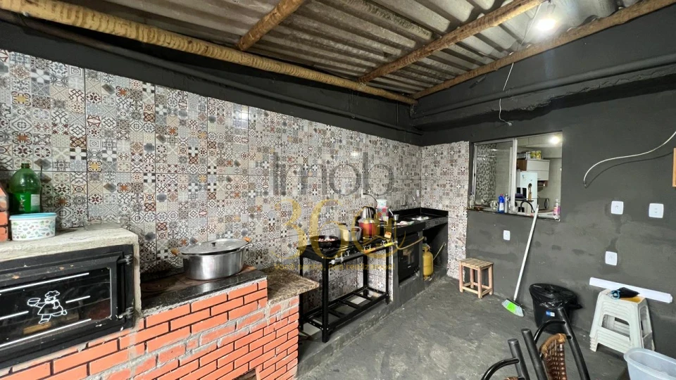 CASA Á VENDA - BRASIL INDUSTRIAL