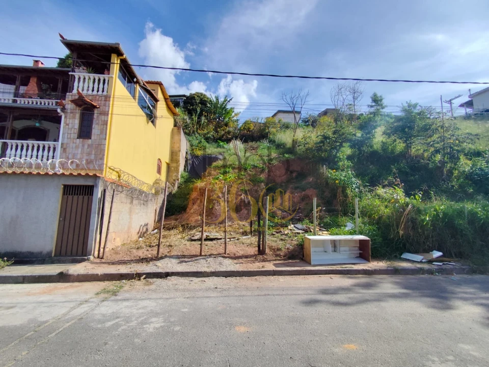 LOTE Á VENDA - BAIRRO INDEPENDÊNCIA