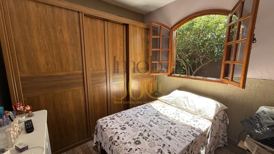 Imagens do imóveis CASA À VENDA 4 QUARTOS