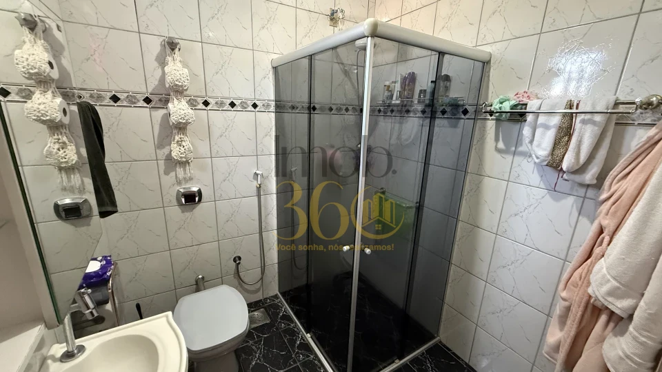 Imagens do imóveis CASA À VENDA 4 QUARTOS