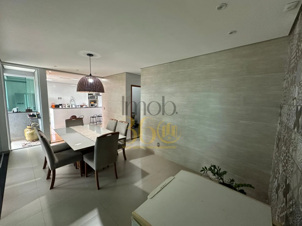 Imagens do imóveis CASA Á VENDA -  OLARIA