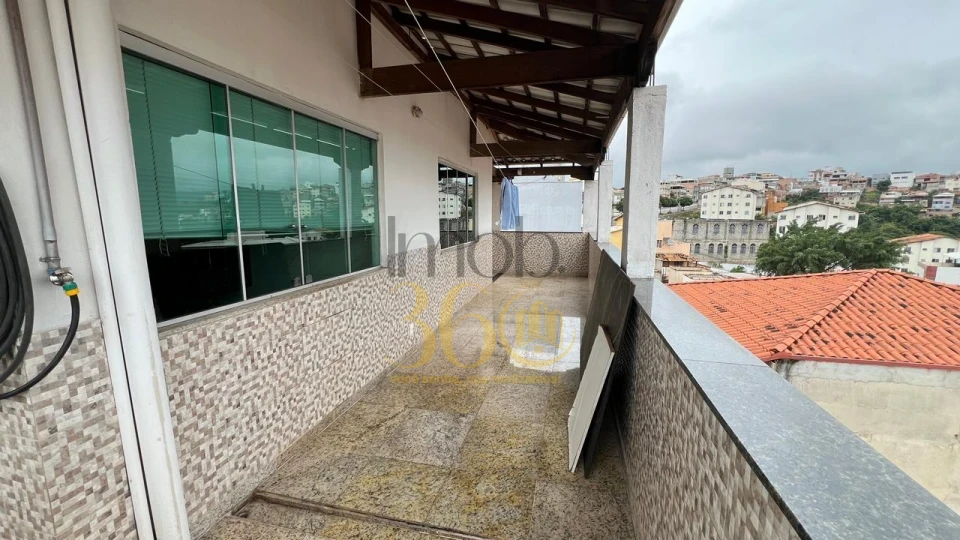 CASA Á VENDA -  DIAMANTE (BARREIRO)