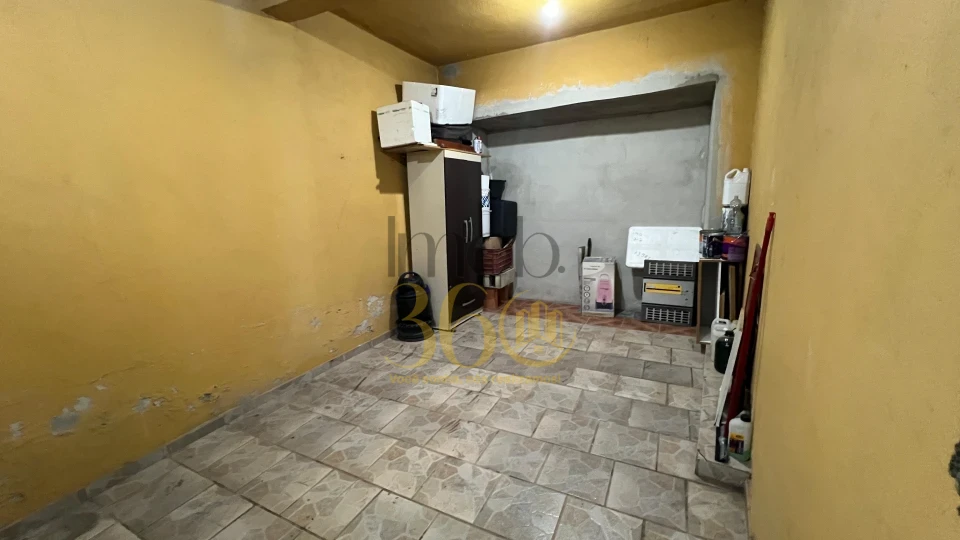 CASA Á VENDA -  TEIXEIRA DIAS (BARREIRO)