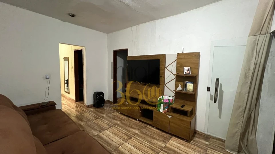 CASA Á VENDA - BRASIL INDUSTRIAL