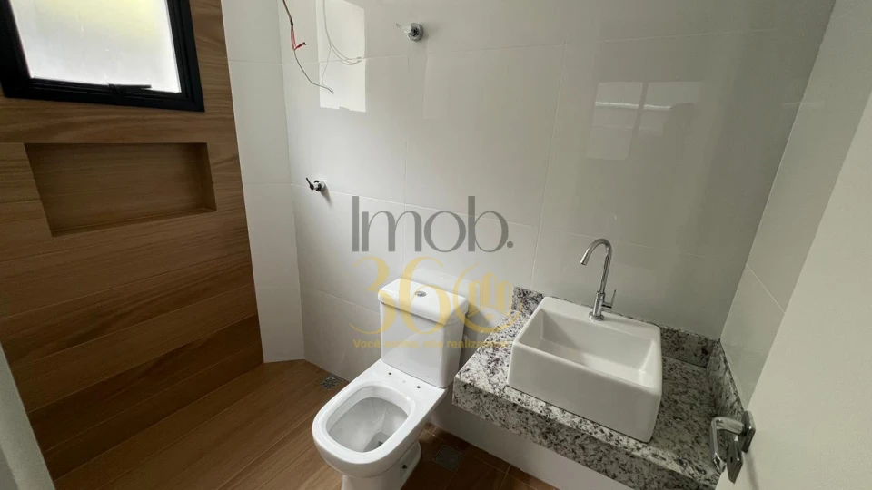 ÁREA PRIVATIVA Á VENDA - BAIRRO TIROL