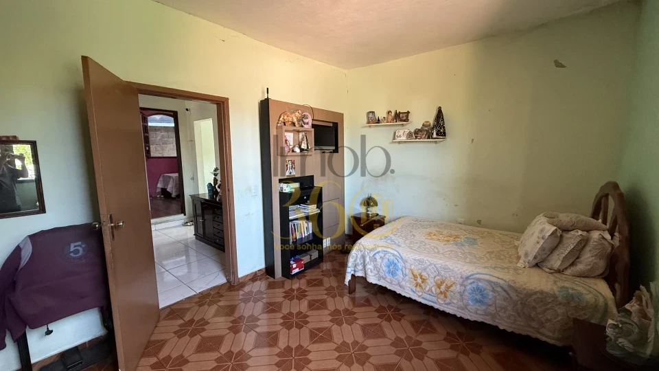 Imagens do imóveis CASA À VENDA 4 QUARTOS