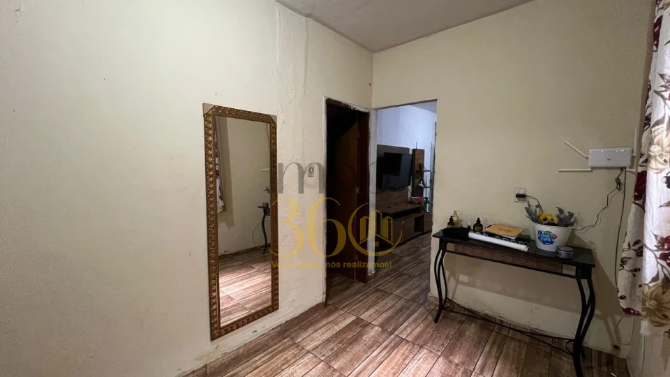 CASA Á VENDA - BRASIL INDUSTRIAL