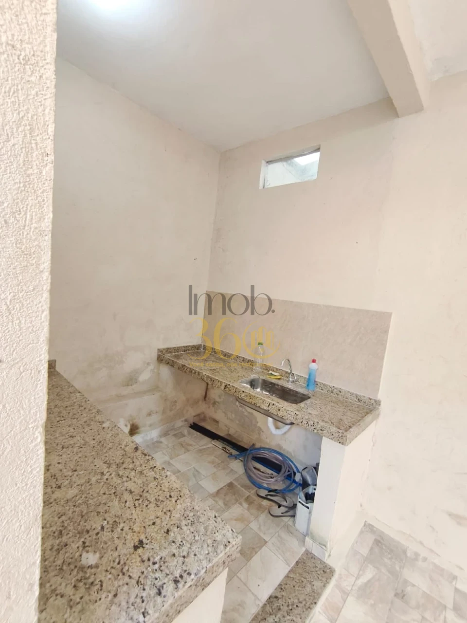 CASA Á VENDA -  OITIS (CONTAGEM)