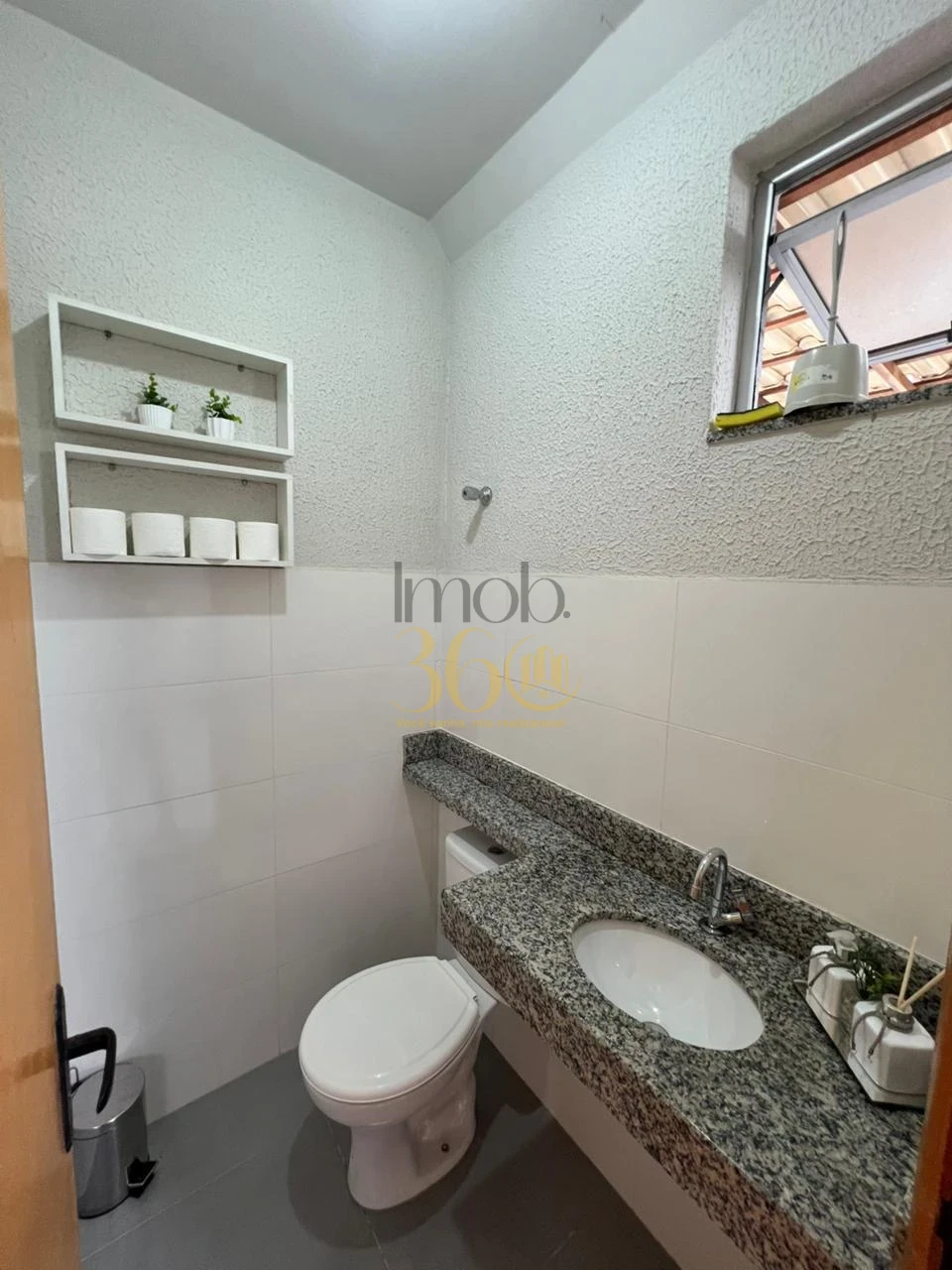 Imagens do imóveis CASA À VENDA - CAMARGOS,  IBIRITÉ