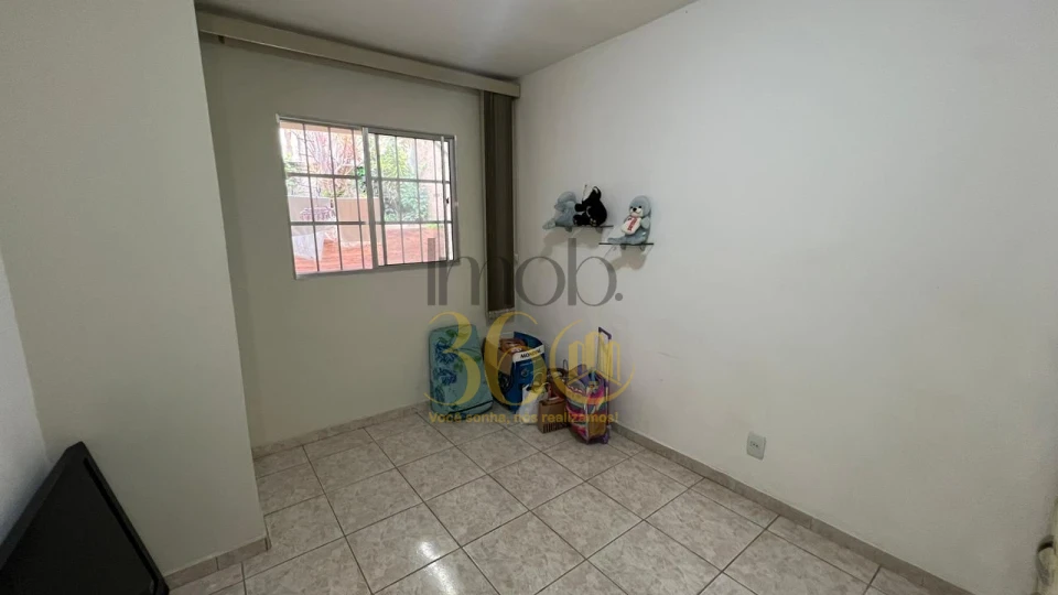 CASA Á VENDA -  TEIXEIRA DIAS (BARREIRO)