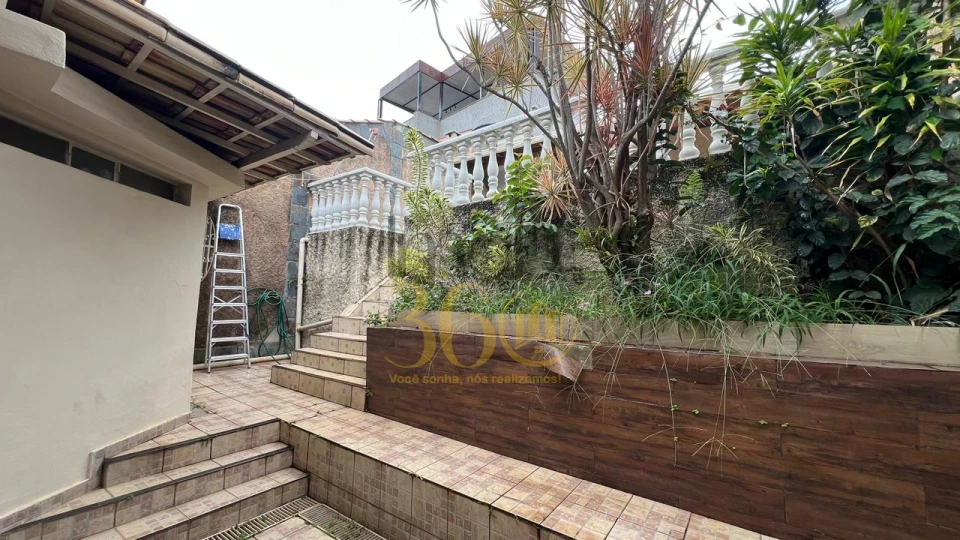 CASA Á VENDA -  TEIXEIRA DIAS (BARREIRO)