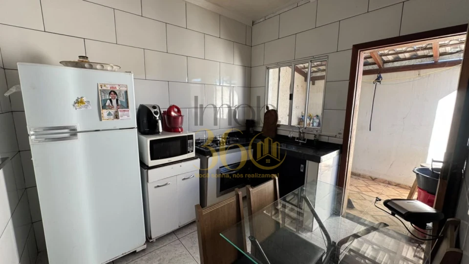 Imagens do imóveis CASA À VENDA - BAIRRO TIROL