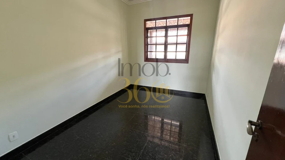 Imagens do imóveis CASA À VENDA - BAIRRO SANTA HELENA