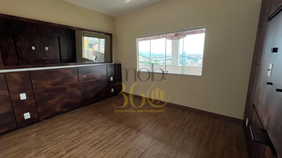 CASA Á VENDA -  DIAMANTE (BARREIRO)