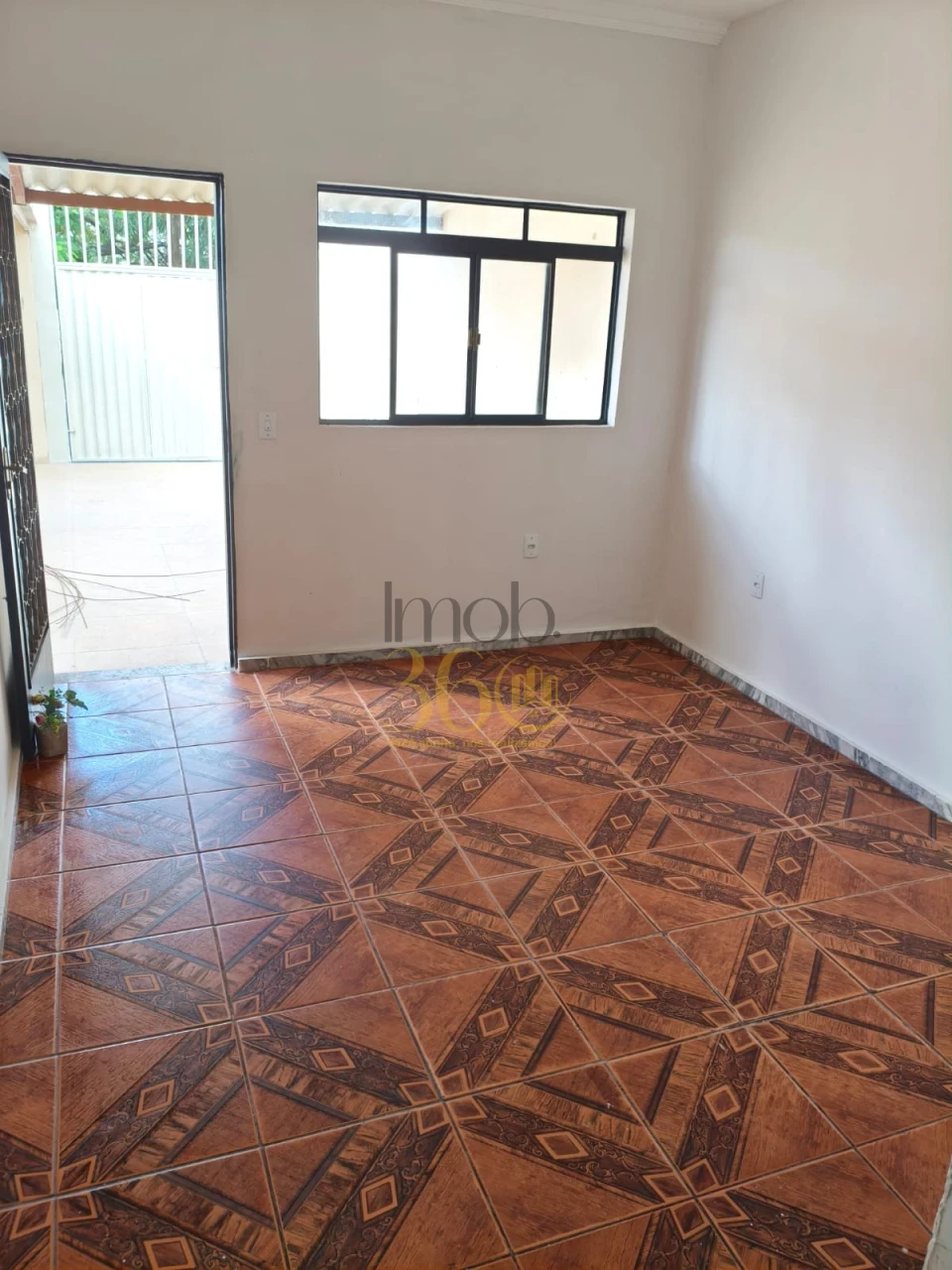 CASA Á VENDA -  OITIS (CONTAGEM)