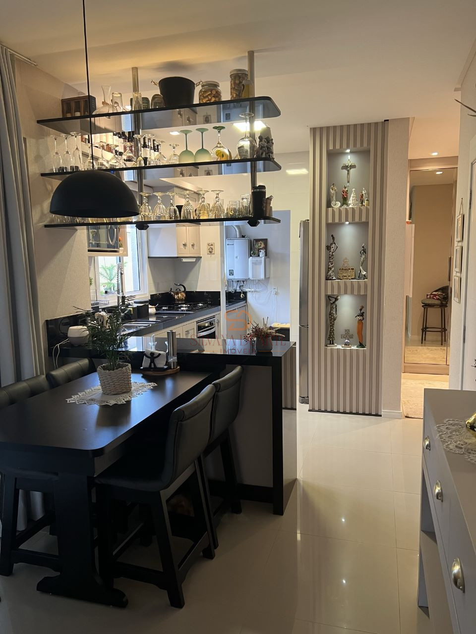 Imagens do imóveis Apartamento à vende em Meia Praia - REGIÃO CENTRAL